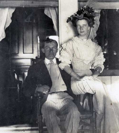 Photograph of Agnes and G.G. Green, Jr. (George G. (Gill) Green Special Collection)