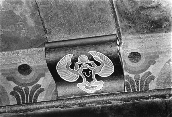 Surviving detail of painted Egyptian motifs from Warner’s Egyptian Theater, 17 August 1980. (Photograph by Judith Gordon, Staff Photographer, Pasadena Star News; PSN-Theaters)