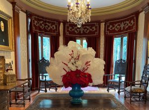 Fényes Mansion's Edwardian Holiday Decor