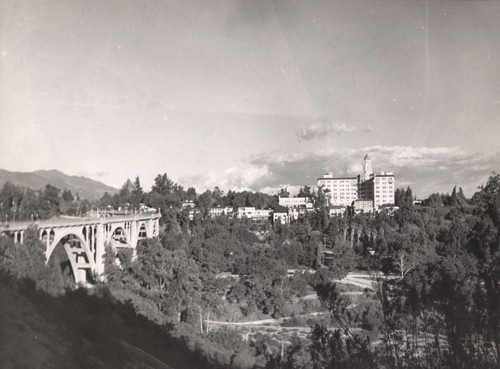 Photo of Vista del Arroyo Hotel and Colorado Street Bridge